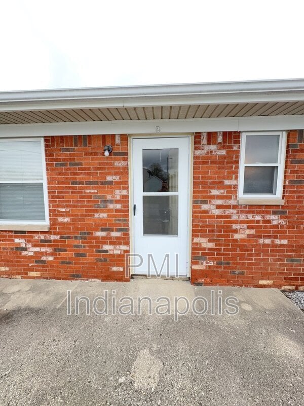 Photo - 122 W William Dr Unit B