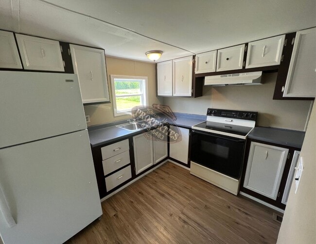 Photo - 1604 Hill Rd