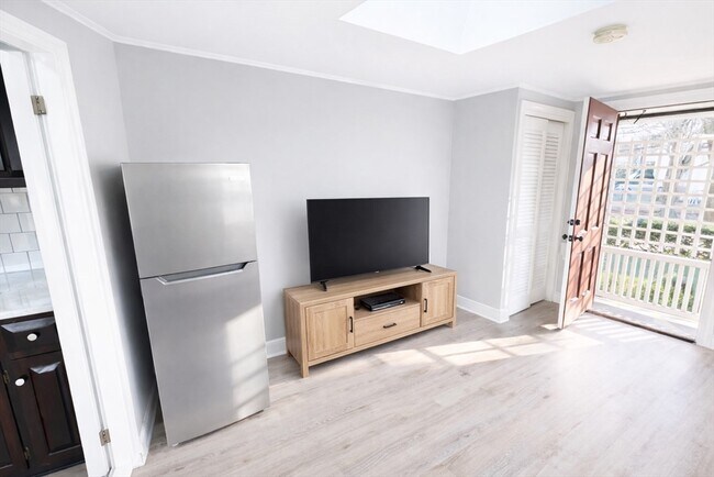 Photo - 92 Elm St Unit 1