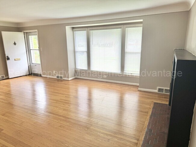 Photo - 4421 Samoset Rd