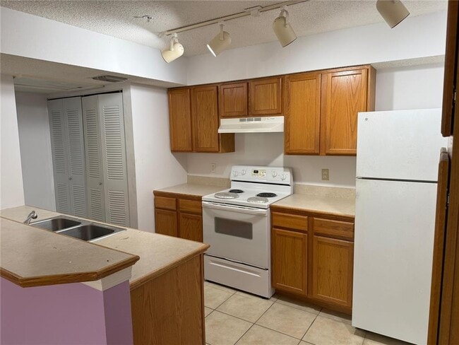 Photo - 9907 Westwood Dr Unit 21