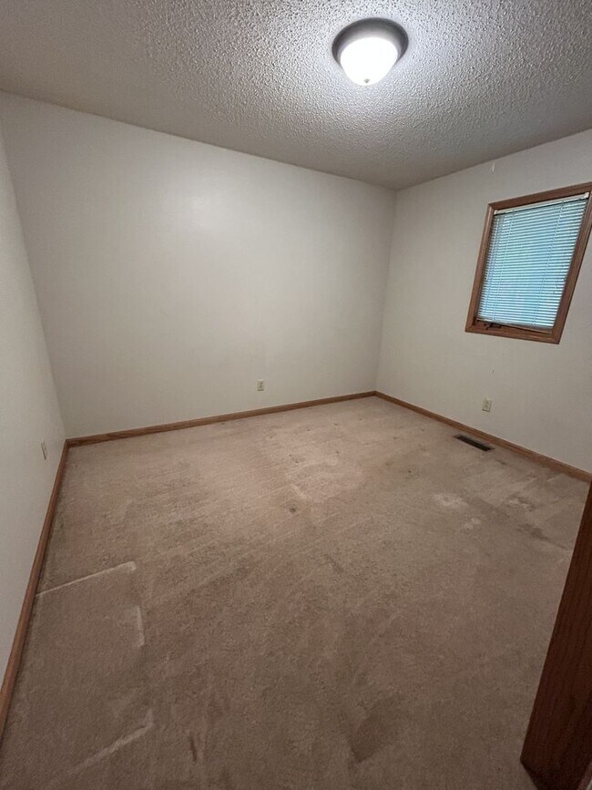 Photo - 406 E Adams St Unit 406 E. Adams Apt. A