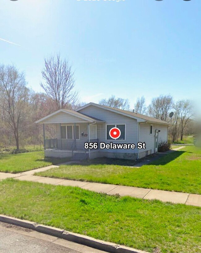 Photo - Very spacious 3 Bedrooms, 1 Bathroom Home