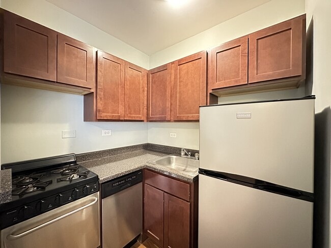 Photo - 823 W Wolfram St Unit 903