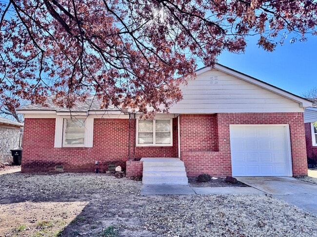 Building Photo - 1304 Downing St