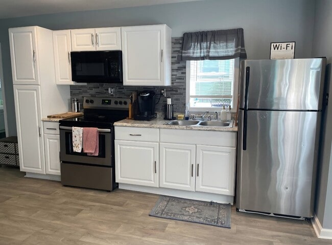 Photo - Charming & Private 1-Bedroom Guesthouse – Utilities Included!