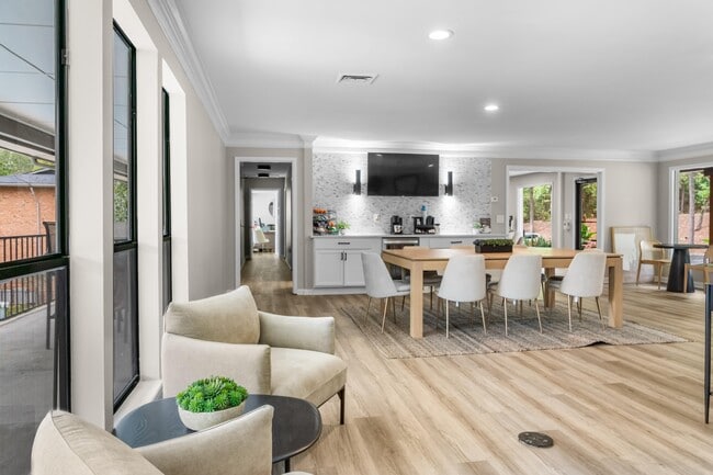 Riverchase Landing Apartments