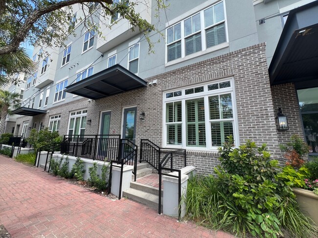 Building Photo - 1 Bedroom 1.5 Bath Condo on Daniel Island ... Unit 102A