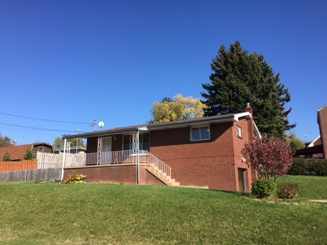 Photo - 470 Edgewood Rd House