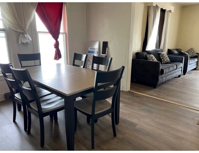 Photo - 49 Spruce St