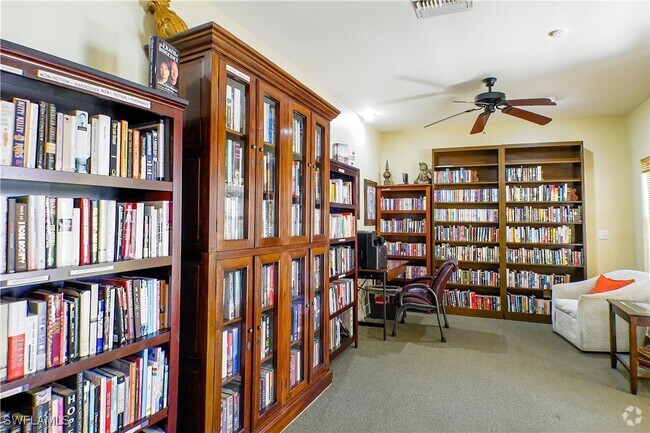Building Photo - 12540 Equestrian Cir Rental