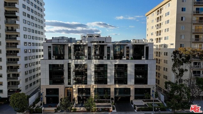 Building Photo - 10777 Wilshire Blvd Unit 210