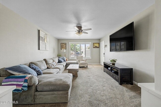 408 E La Jolla Dr