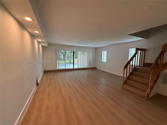 Photo - 3873 Alcantara Ave