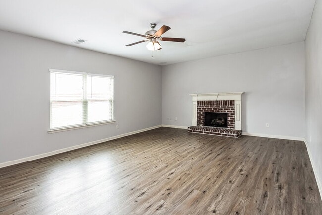 Photo - 191 Camellia Way