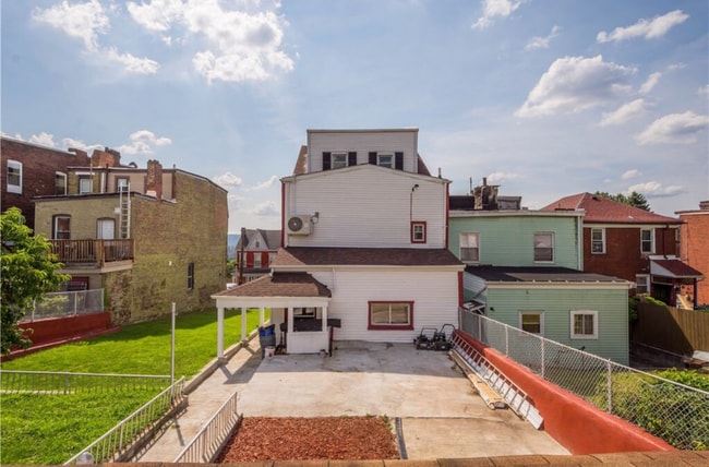 Photo - 3212 Juliet St