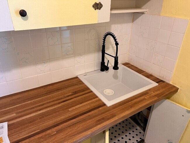 1428 W Dean Ave Unit 08 - Studio, 1 Bath