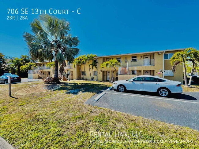 Building Photo - 706 SE 13th Ct Unit C