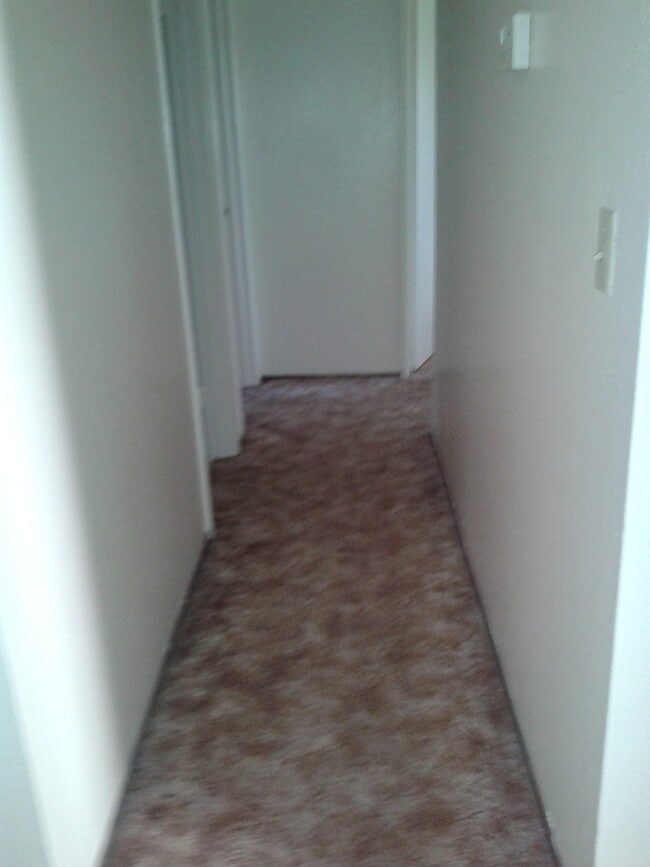 Photo - Spacious 3 bedroom 2 bath home located in Modesto