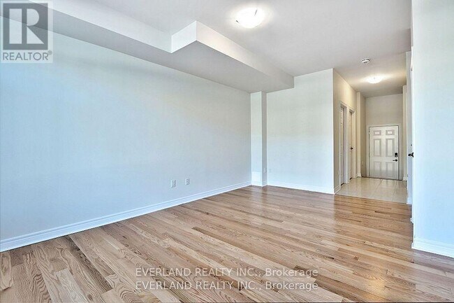 Photo - 173 Mumbai Dr