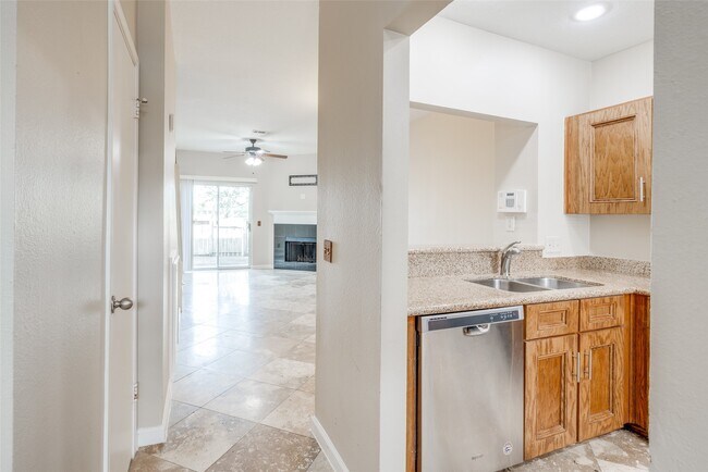 Photo - 2910 Grants Lake Blvd Unidad 604