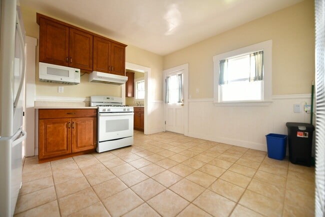 Photo - 1p716 - 3055-3061 Adeline Street Unit 3059