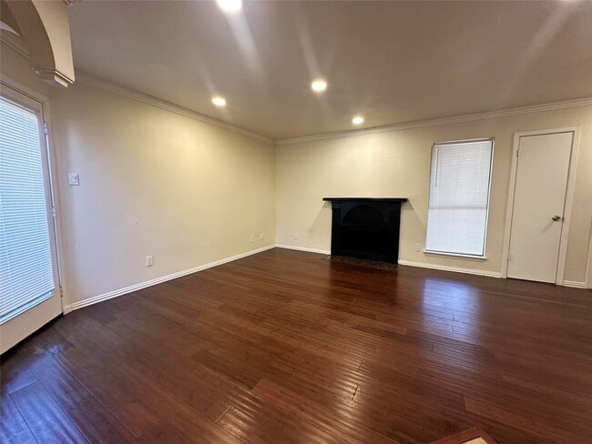 Photo - 1600 Pecan Chase Cir Unit 6