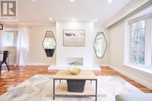 Photo - 2292 Devon Rd