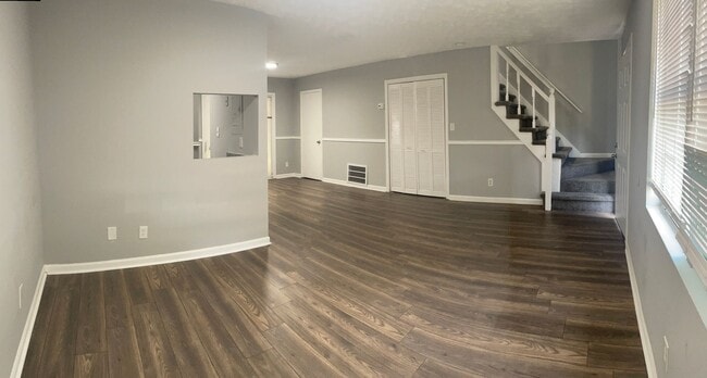 Photo - Newly Remodeled 2Bed/2.5Bath Townhome For ...