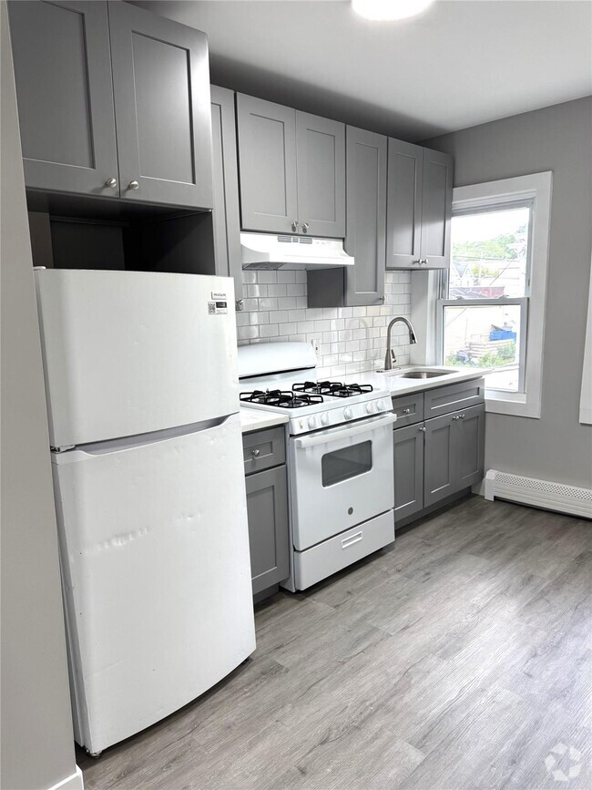 Building Photo - 520 Harrison Ave Unit 2R Rental