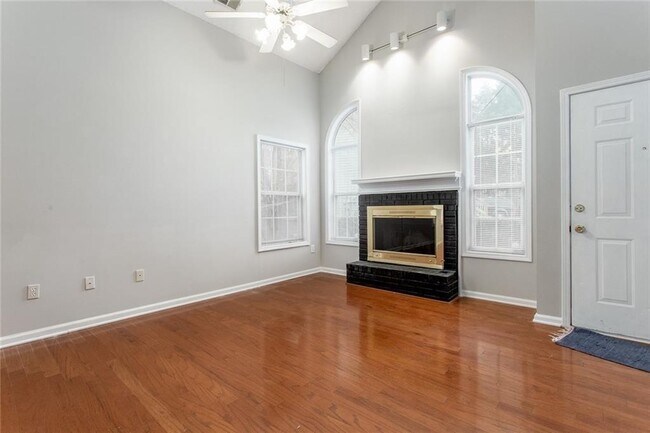 Photo - 430 Auldon Ct SE