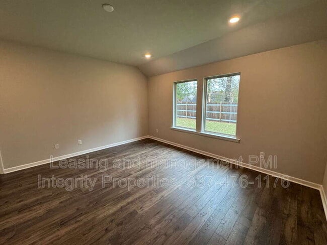 Photo - 325 White Pine Dr