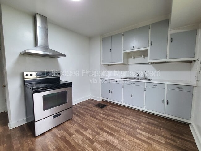 Photo - 1387 Hurd Ave