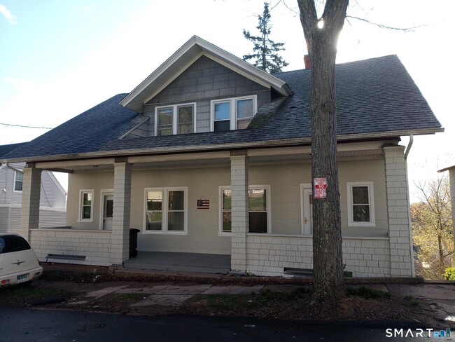 Building Photo - 105 Hillside Ave