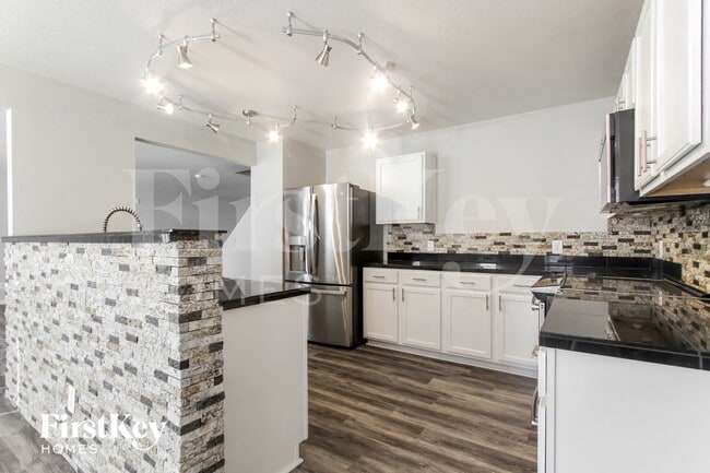 Photo - 837 Colonial Wy