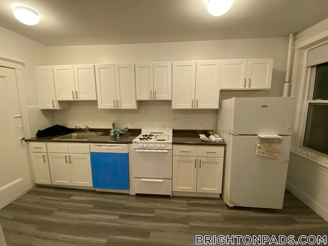 Building Photo - 8 Vinal St Rental