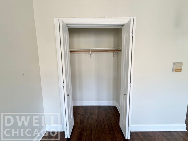 Photo - 3825 N Greenview Ave Unit S