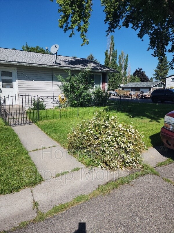 Photo - 2205 Margaret St