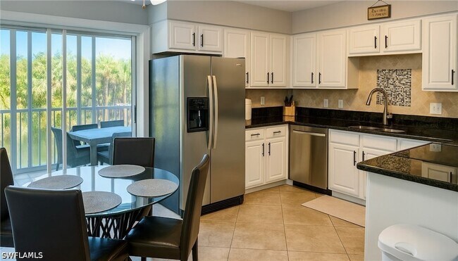 633 Palm View Dr Unit 4