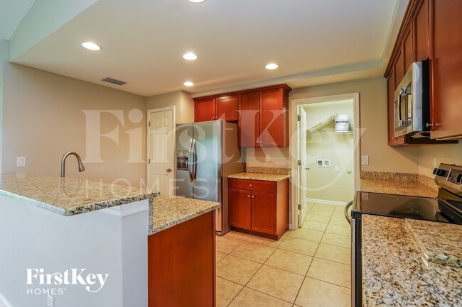 2728 NW 20th Pl