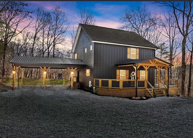 Photo - 747 Golden Ave