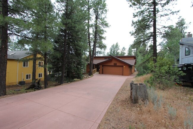 Photo - Partially Furnished 4-Bed Home in University Heights