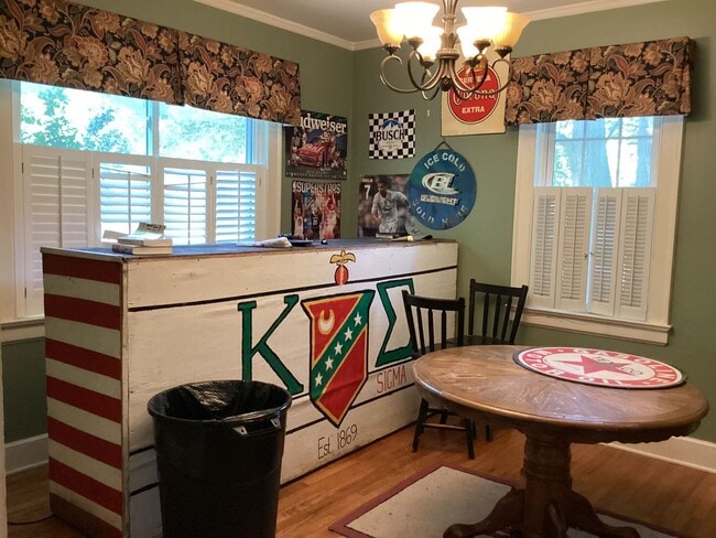 Photo - 2615 Cooper Ave