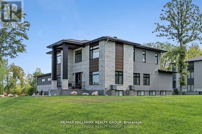 Photo - 595 Shoreway Dr