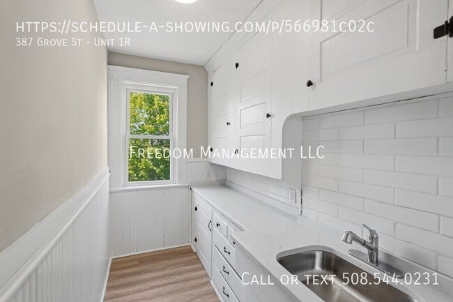Photo - 387 Grove St Unit 1R
