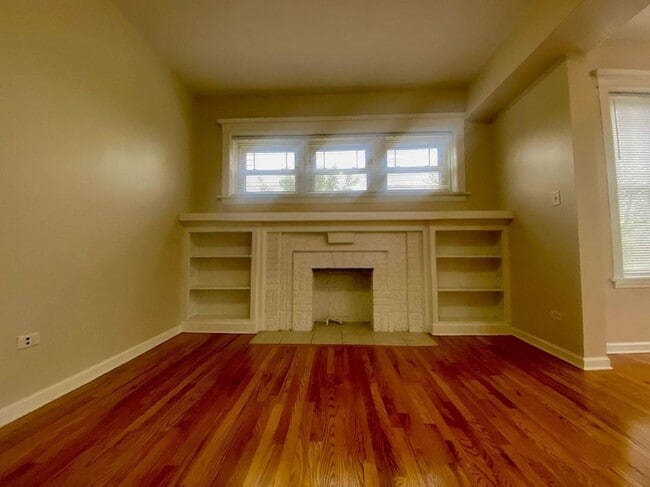 Photo - 7505 N Greenview Ave