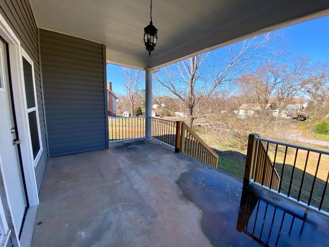 Photo - 3 bed/ 2 bath house in Seneca