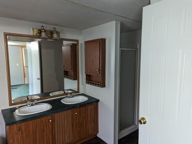 Photo - 19 Ransdell Ln