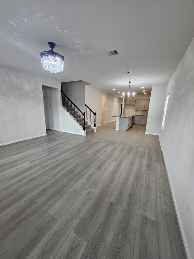 Photo - 2727 Crest Creek Ln