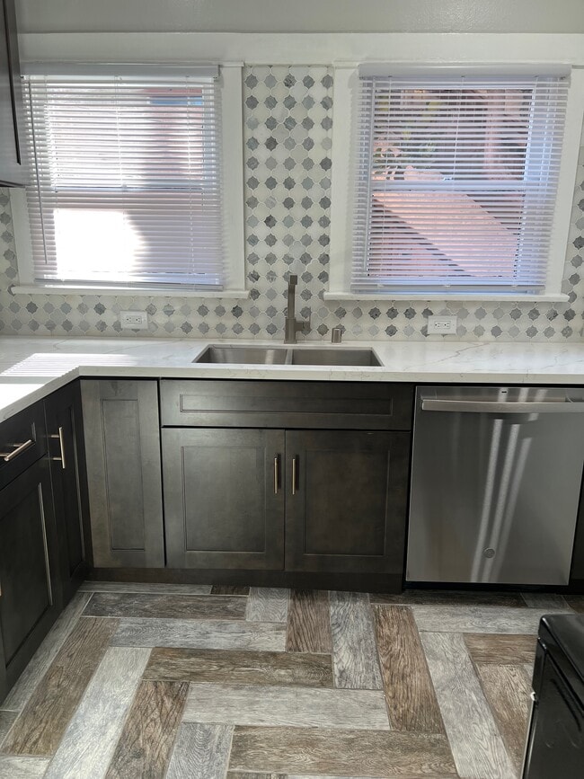 Lazy susan cabinet - 1426 E Florida St Unit 1426